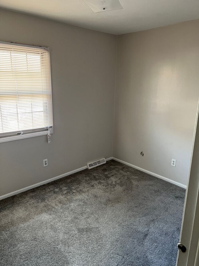 Building Photo - BOARDMAN 3 BEDROOM CONDO--PROFESSIONALLY M...