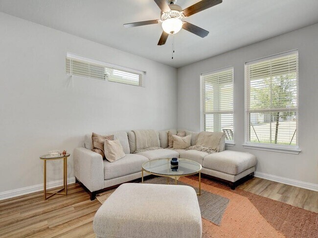 Building Photo - 7913 Mellencamp Dr
