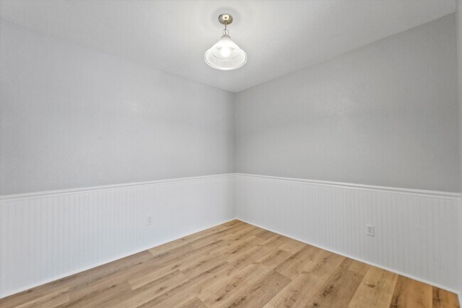 Building Photo - Stunning Remodeled Apartment in Houston!