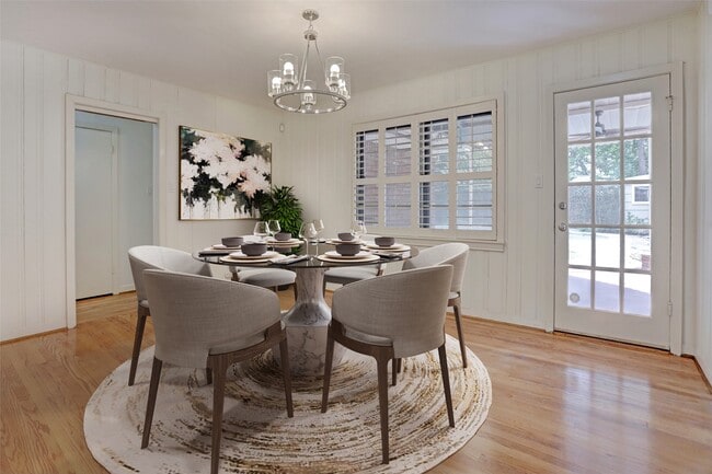 Building Photo - 9917 Cedardale Dr