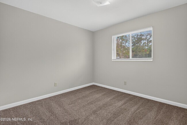 Building Photo - 2618 Arlex Dr E