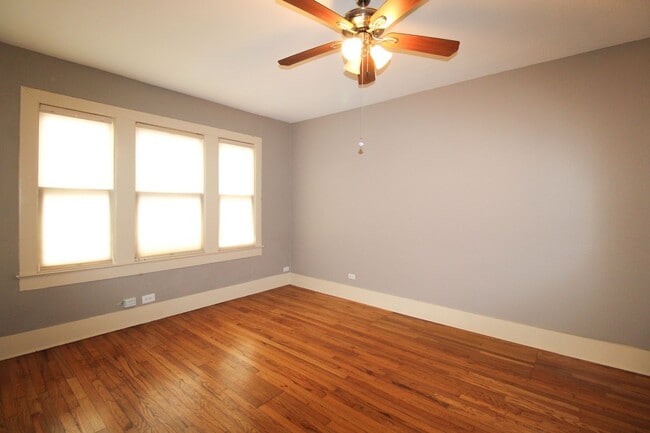 Building Photo - 438 W Rosewood Ave