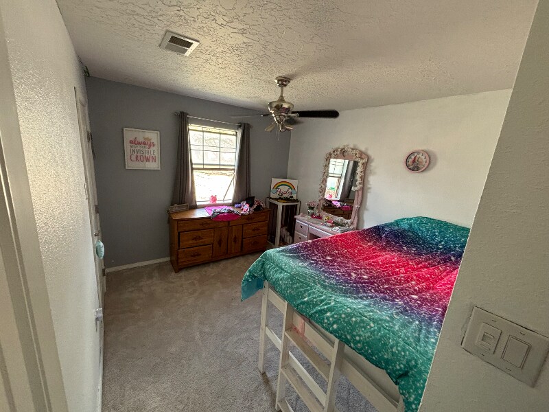 Building Photo - 413 Rosewood Dr
