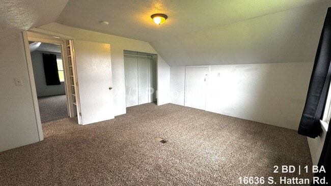 Building Photo - 2BD | 1BA Farmhouse with Garage, Shop, Sauna! - Oregon City