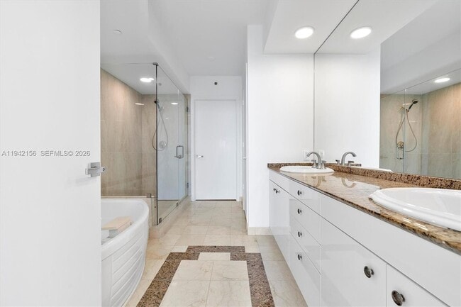 Building Photo - 19111 Collins Ave