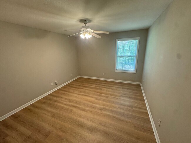 Building Photo - 5508 Fenway Ln