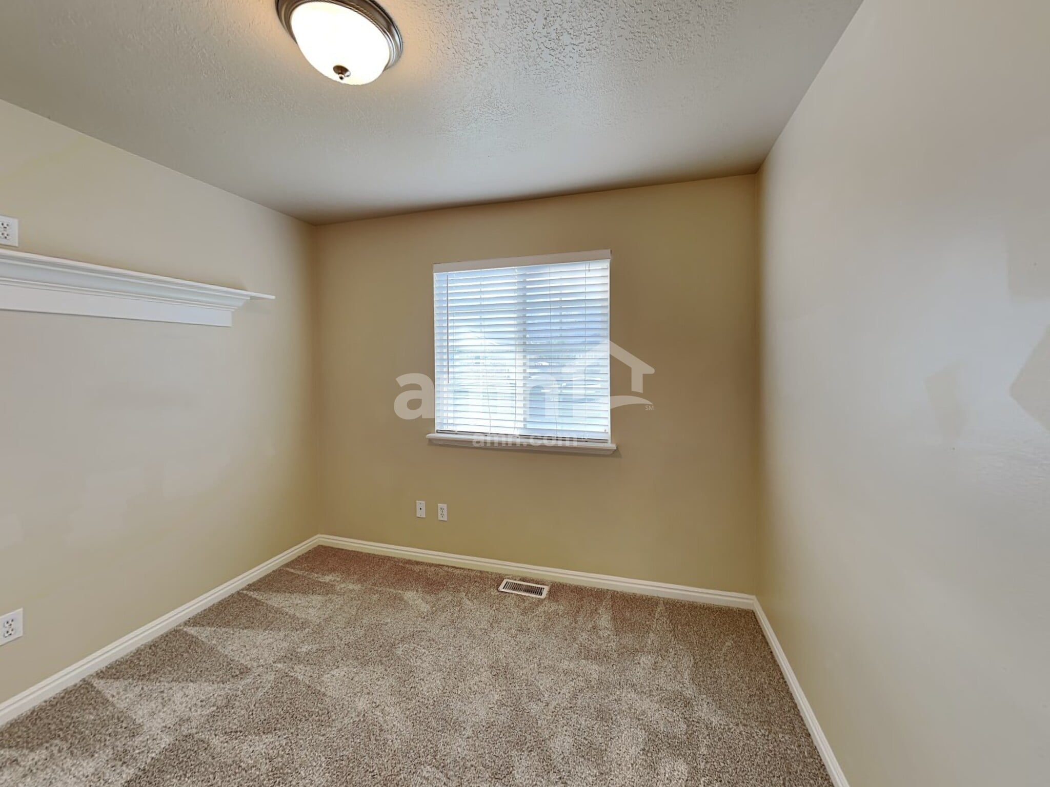 Building Photo - 2313 E 1450 S