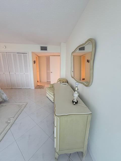 Building Photo - 1180 S Ocean Blvd