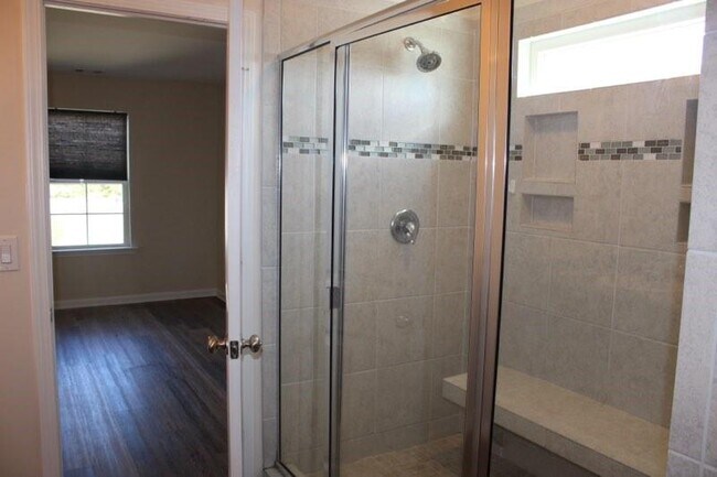 Building Photo - 119 Roswell Dr W