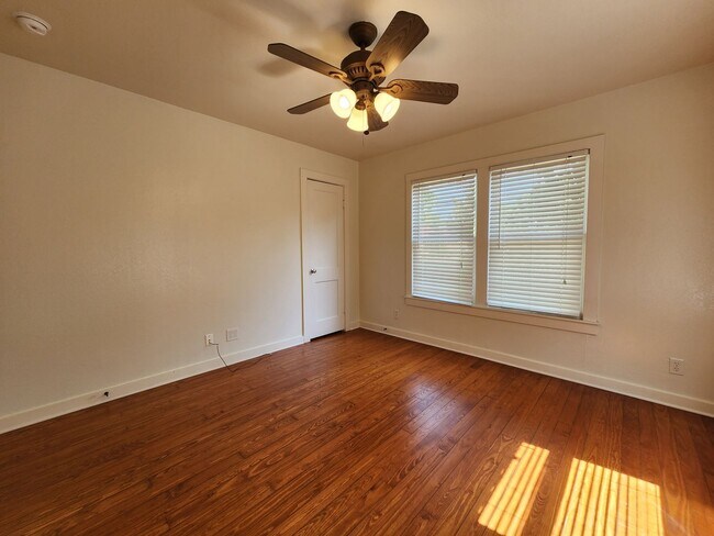Building Photo - Craftsman Style House Walking Distance to ...