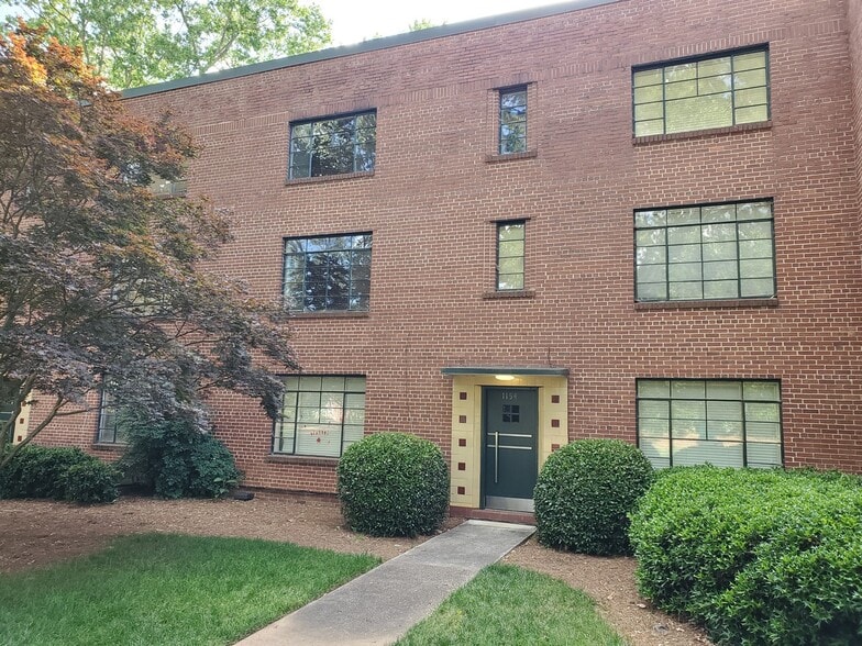 Exterior Front Entry - 1154 Briarcliff Rd NE