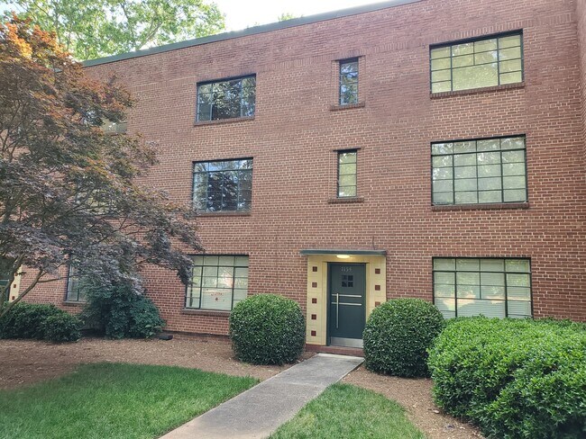 Exterior Front Entry - 1154 Briarcliff Rd NE