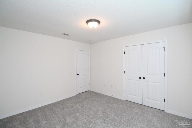 Building Photo - 5605 Peach Dr