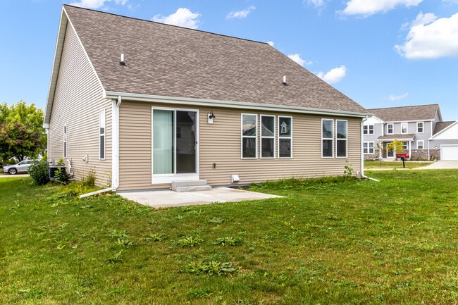 Building Photo - 993 Cascade Cir