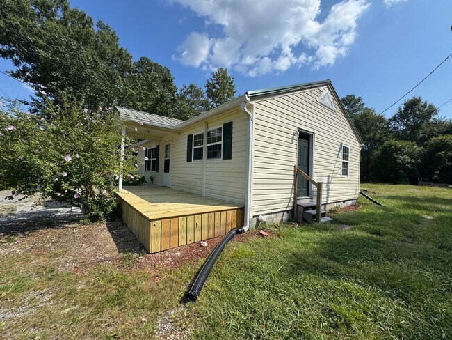 Building Photo - 3/2 House in Armuchee- $1,295