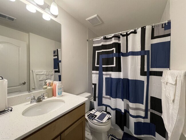 Building Photo - 4 br, 3.5 bath Townhome - 1733 Primrose Way