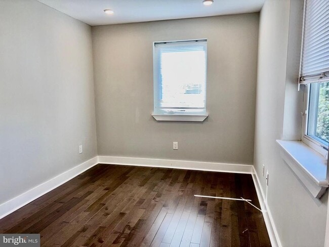 Building Photo - 5334 Cedar Ave