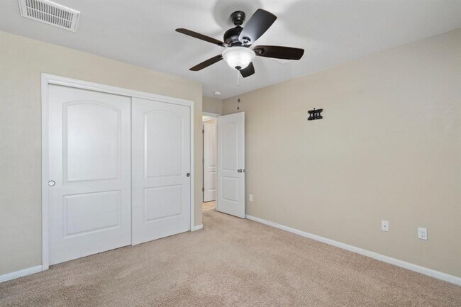Building Photo - 105 Checkerspot Ct