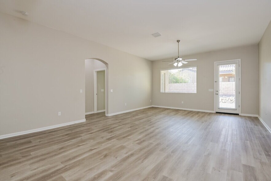 Building Photo - 7129 W Dupont Way