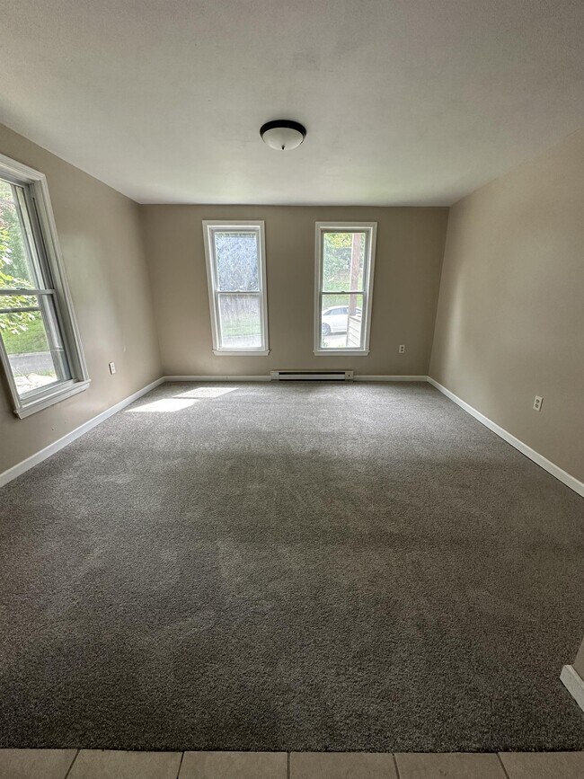 Building Photo - 108 Tower St