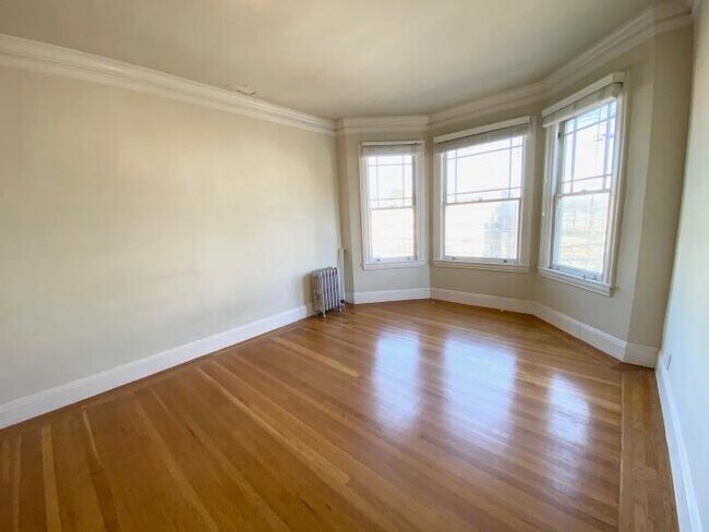 Building Photo - 2 bedroom in San Francisco CA 94118