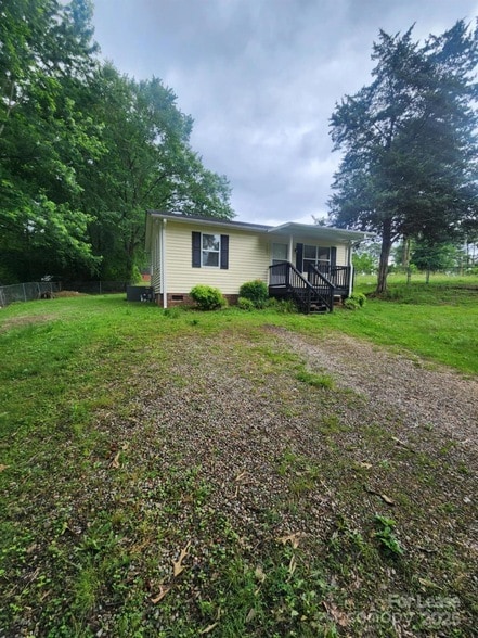 Building Photo - 5921 Princeton Ave