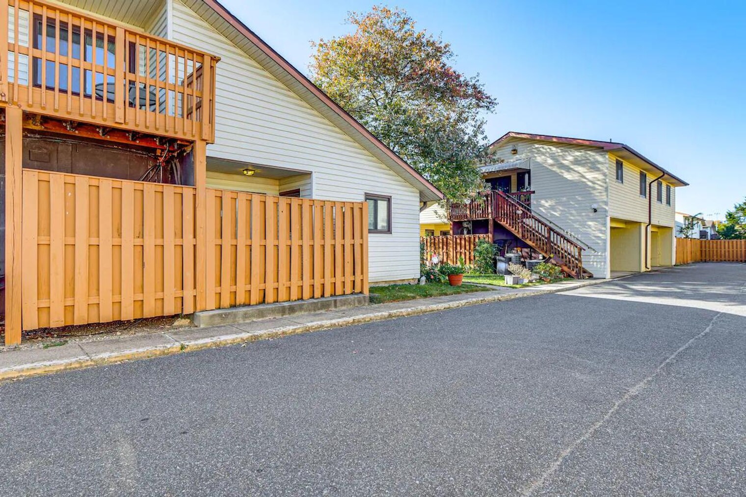 Building Photo - 8404 Mina Loma Ct