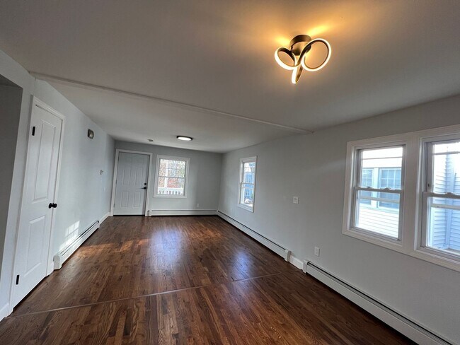 Building Photo - 253 Sheffield Ave