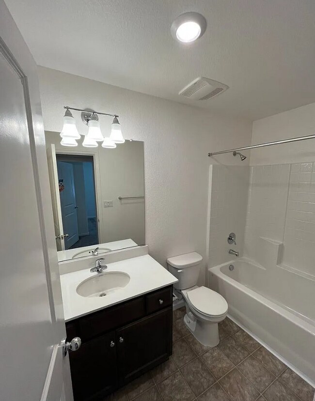 Building Photo - Two weeks free rent  "Spacious 4-Bedroom Haven with 2 Full Baths in Merced – Your Dream Home Awai...