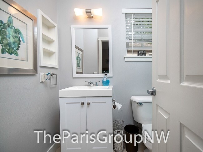 Building Photo - Exceptional Kirkland TH – Gorgeous Upgrade...