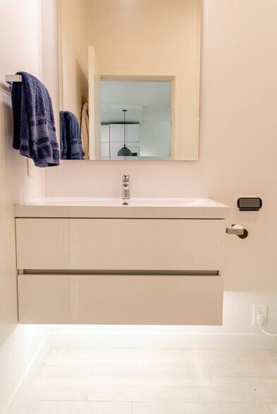 Building Photo - 800 The Mark Ln