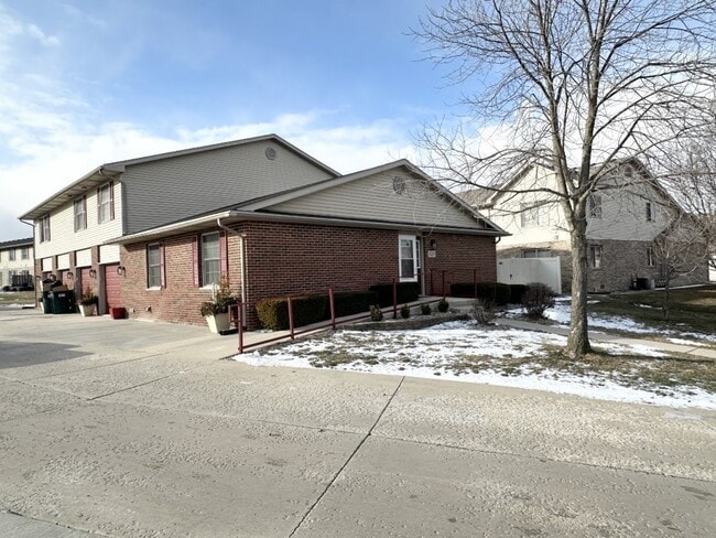 Building Photo - 1227 Leon Way