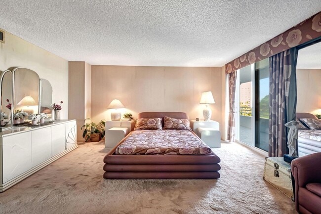 Building Photo - 3407 S Ocean Blvd