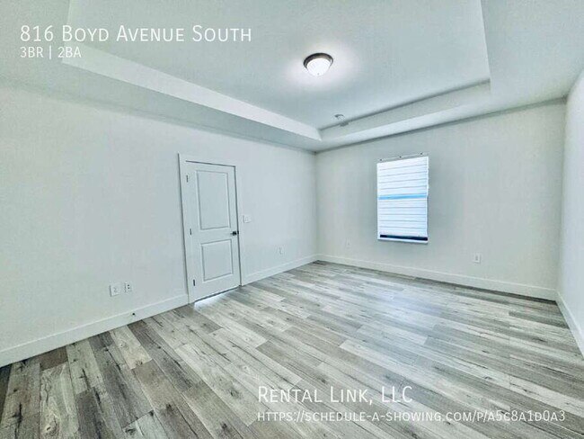 Building Photo - 816 Boyd Ave S