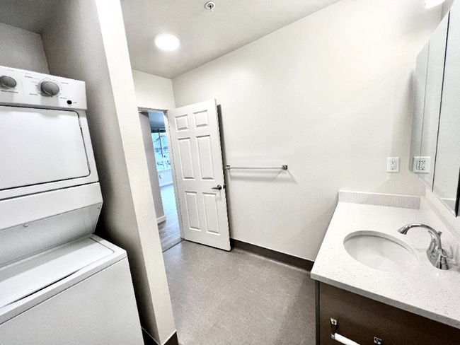 Building Photo - 2330 Yakima Ct