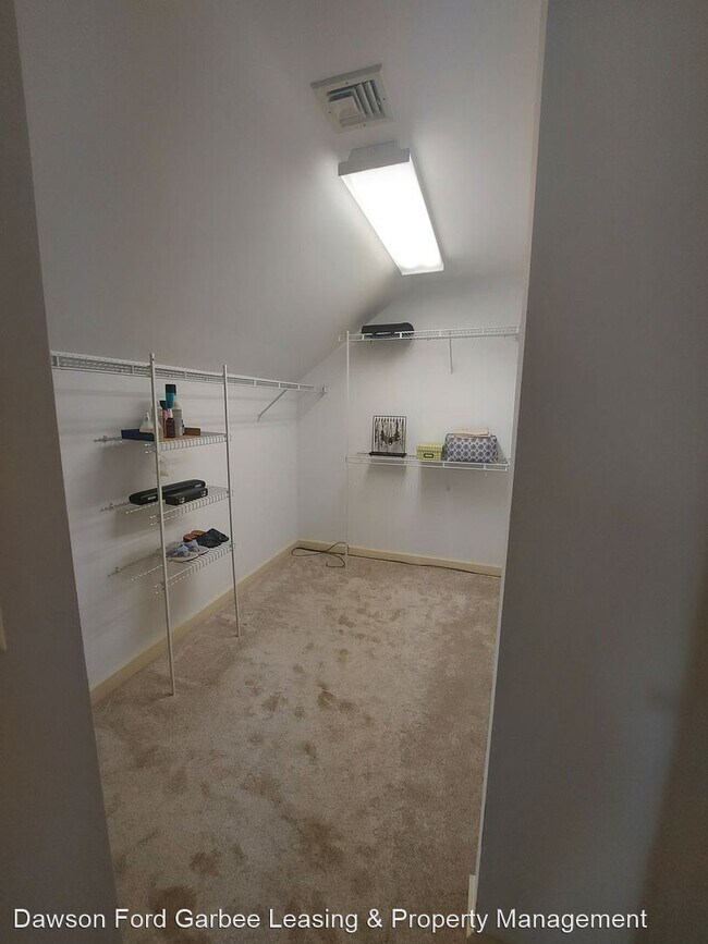 Building Photo - 4 br, 3.5 bath House - 2305 Heronhill Place