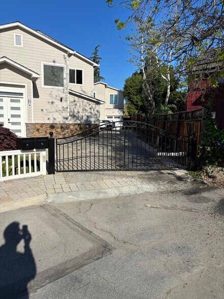 Building Photo - 625 Craig Ave