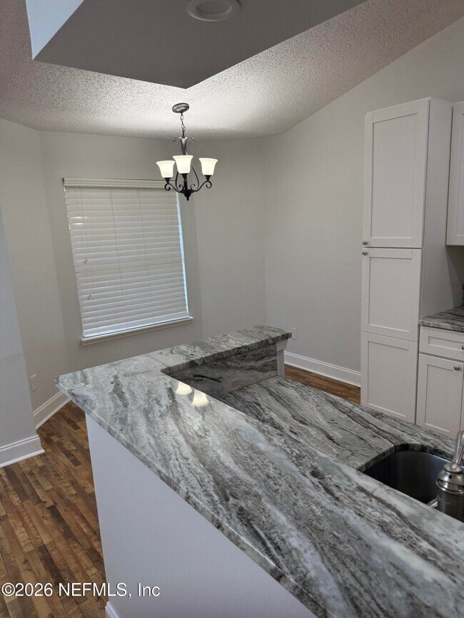Building Photo - 2063 Las Brisas Ct