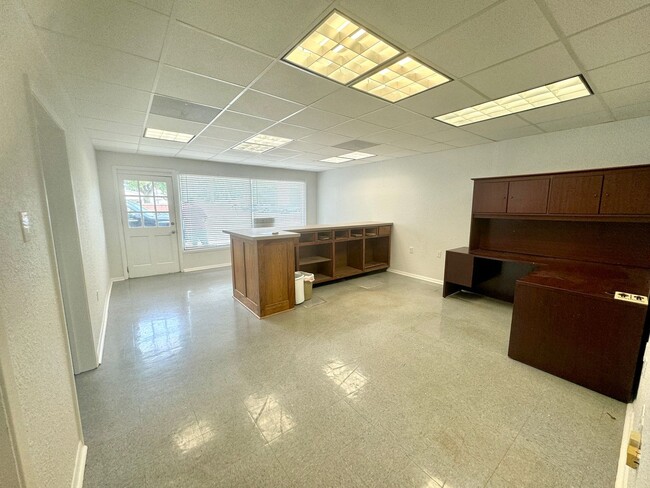 Building Photo - Office Space In Downtown Biloxi! Great Loc...