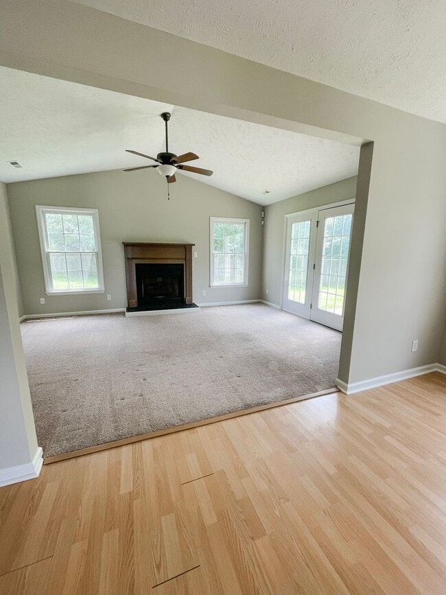 Building Photo - Coming Soon: 3 Bedroom 2 Bath - No pets