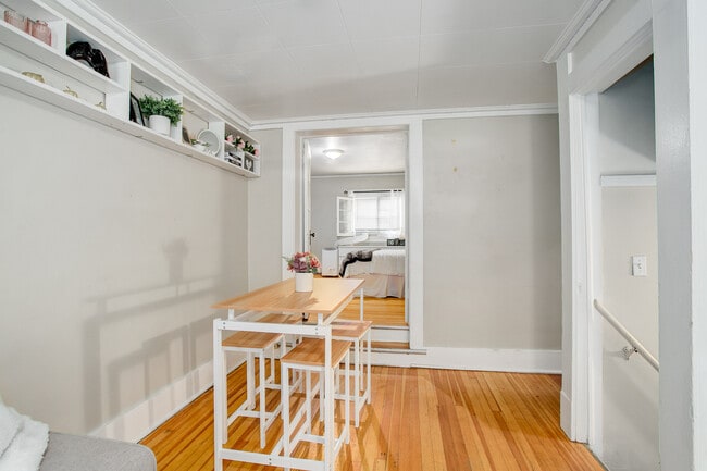 1220 Dining area to E of LR - 1220 11th St