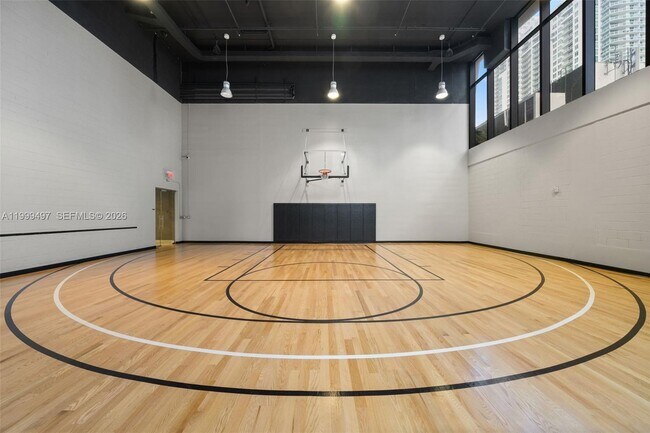 Building Photo - 1010 Brickell Ave