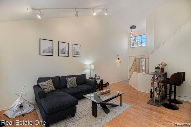 Building Photo - 1137 Fairways Blvd