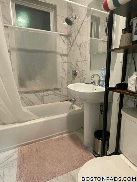 Building Photo - 33 Walbridge St