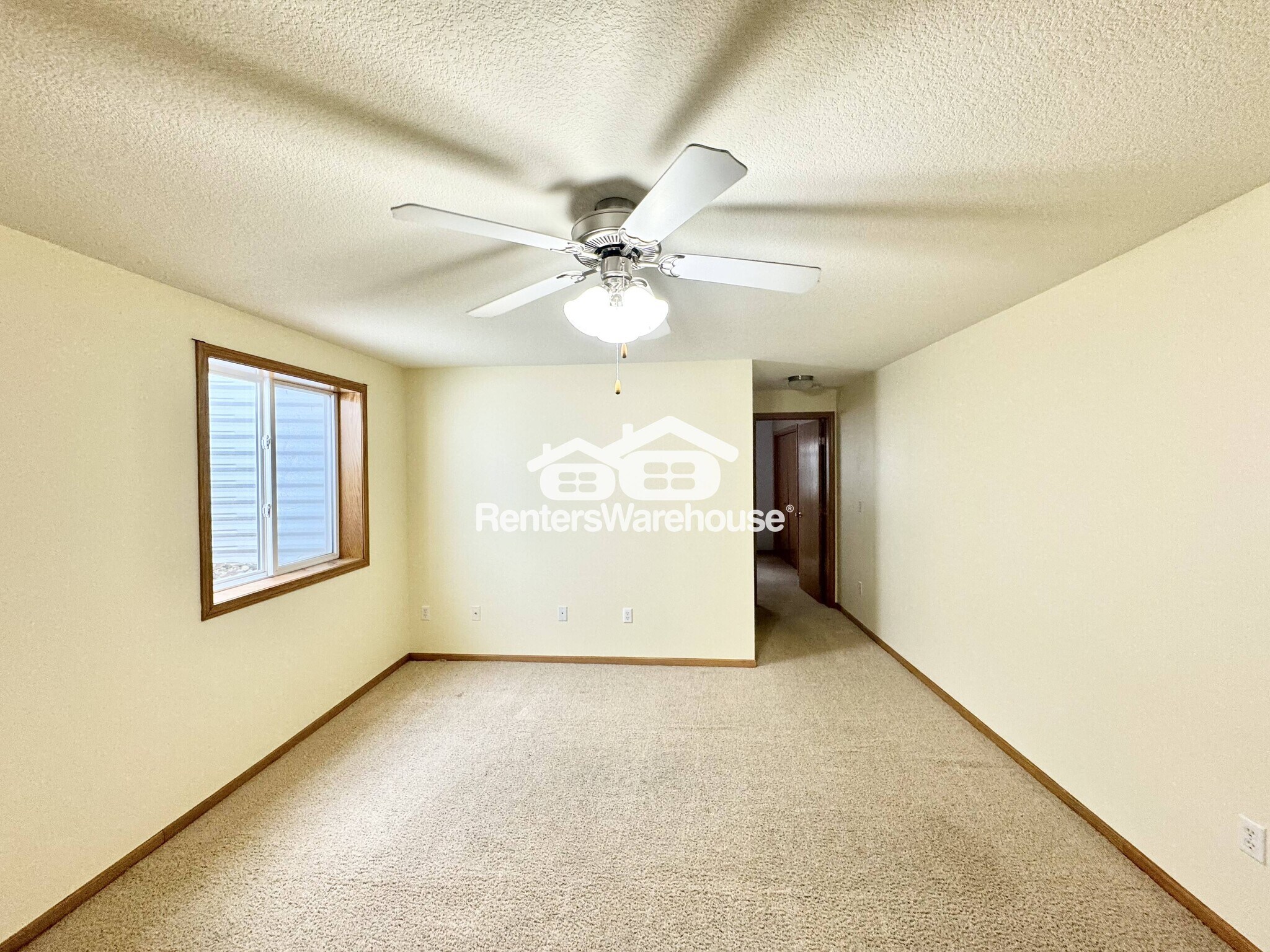 Building Photo - 2011 E 1st Ave