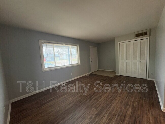 Building Photo - 10204 Catalina Dr