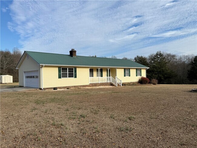 Building Photo - 250 Perry Woolbright Rd