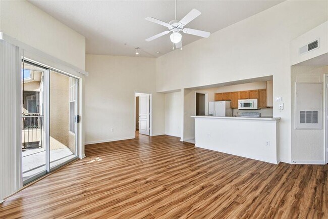 Building Photo - 5125 Palm Springs Blvd