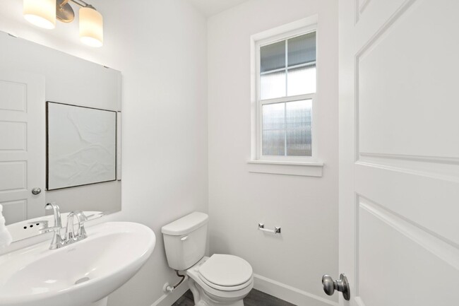 Building Photo - 4Bd/3.5Ba Covington House