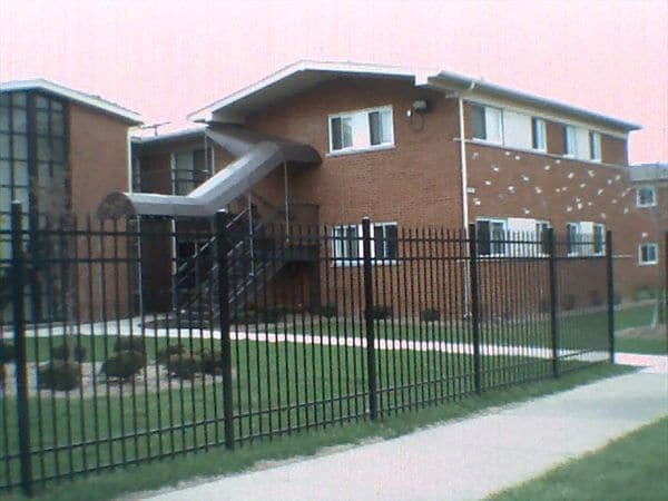 Building Photo - Buersmeyer Manor